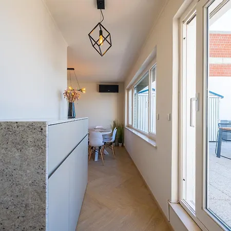 Penthouse In Belgium With Sea Views, Cleaning Included Daire